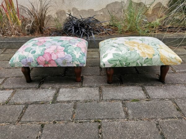 Pakojis vintažinis, mažas suolelis. LIKO pirmas. Kaina 28