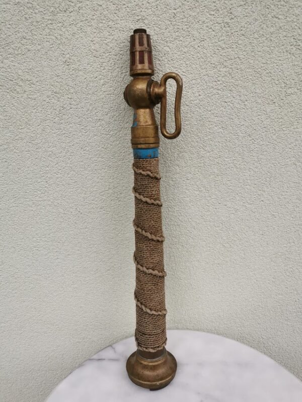 Gaisrinės antikvarinis bronzinis čiaupas. Kaina 52
