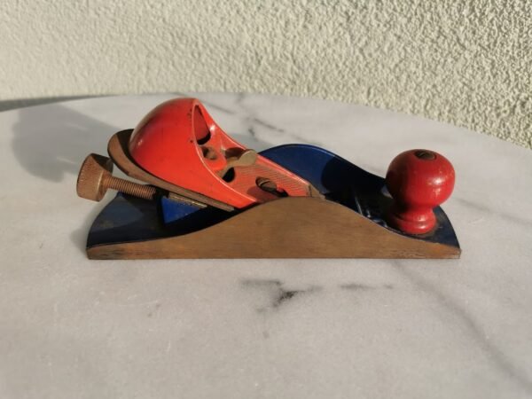 Obliukas metalinis, antikvarinis. Kaina 32