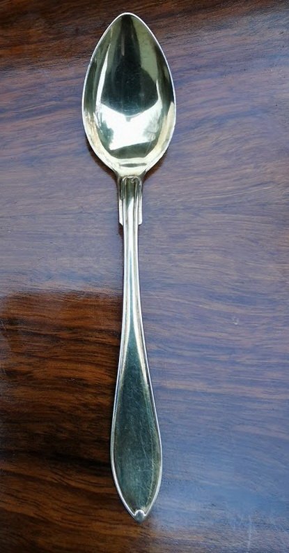 Šaukštelis sidabrinis, antikvarinis, prabuotas. 1916 m. Svoris 11 gr. Kaina 25