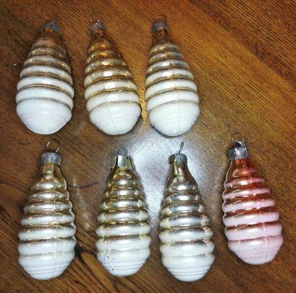 Eglutės žaisliukai stikliniai, figūriniai, tarybiniai. LIKO 5 vnt. Kaina po 3