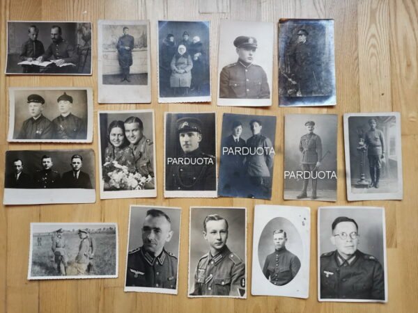 Nuotraukos Kariškiai. PARDUOTA kariškis su vaiku ir kariškis prie stovelio. Kaina po 3-4