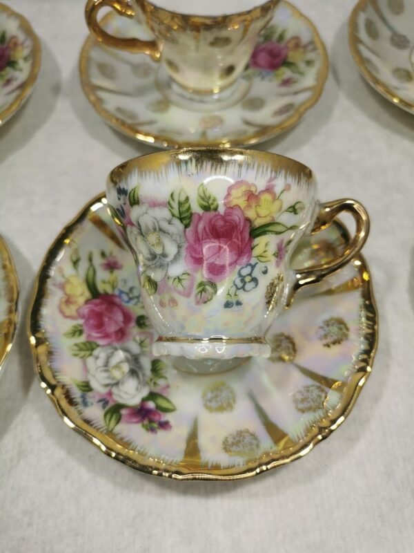 Puodelis su lėkštute porcelianinis, espresso. Talpa 75 ml. LIKO 1 vnt. Kaina 6