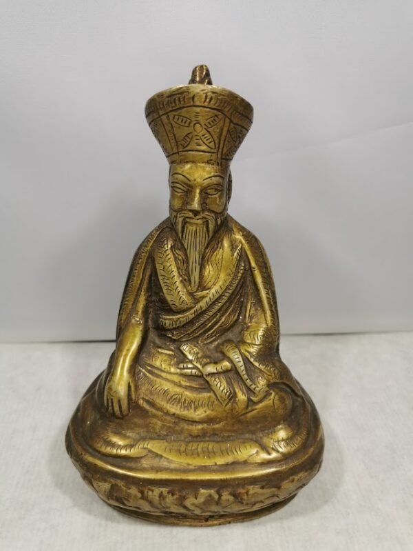 Statulėlė rytietiška, bronzinė. Kaina 78