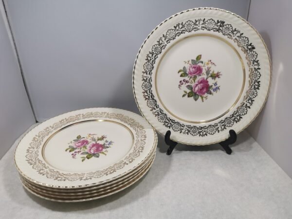 Lėkštės porcelianinės antikvarinės. Johnson Bros. Made in England. 6 vnt. Kaina 53 už visas.