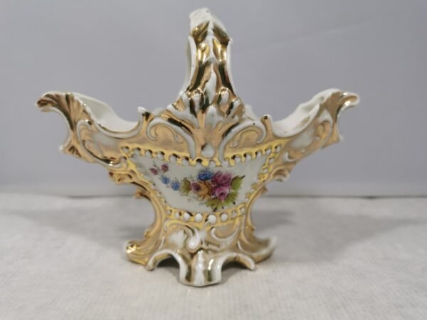 Vazelė porcelianinė, antikvarinė. Kaina 17