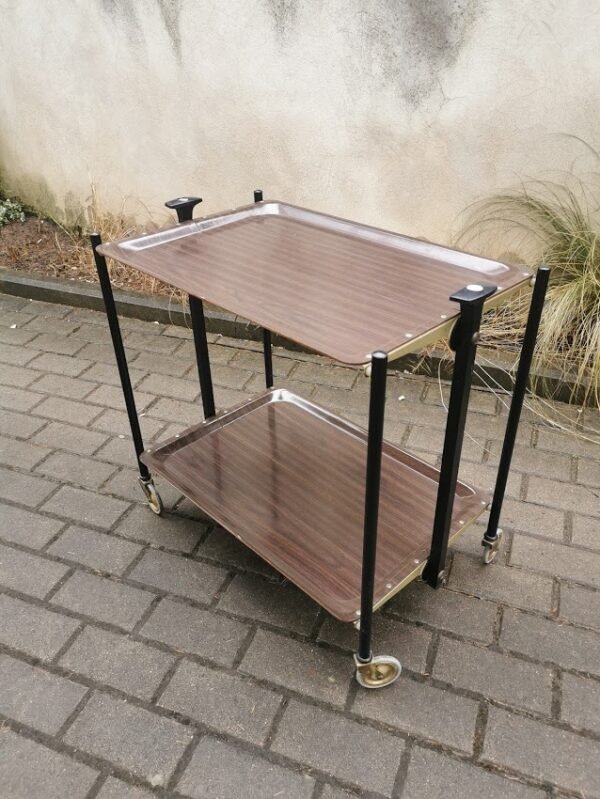 Servantas su ratukais, suskleidžiamas, vintažinis. Vokietija. Kaina 83