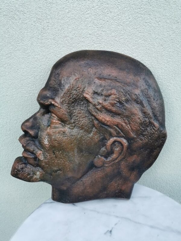 Bareljefas Lenino tarybinių, sovietinių laikų. Skersmuo 60 cm. Kaina 83