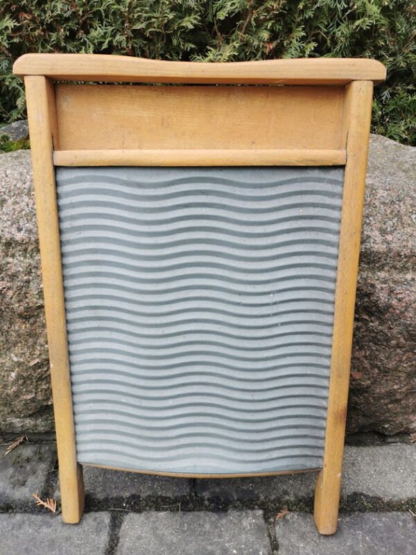 Lenta skalbimui, skardinė, antikvarinė. Kaina 28