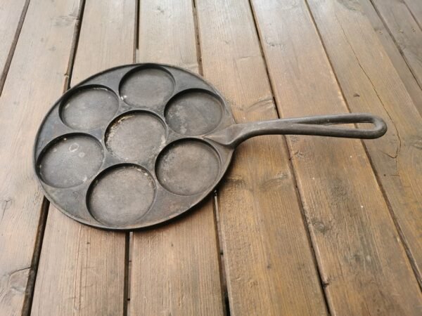 Keptuvė ketaus (špižinė). Kaina 33