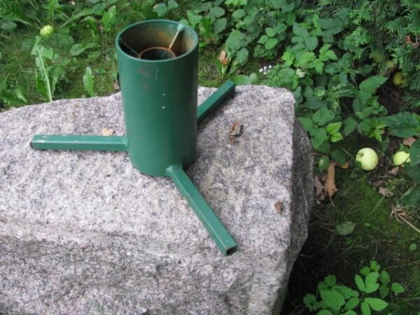 Egles stovas, lietuviskas. Kaina 12 Eur.