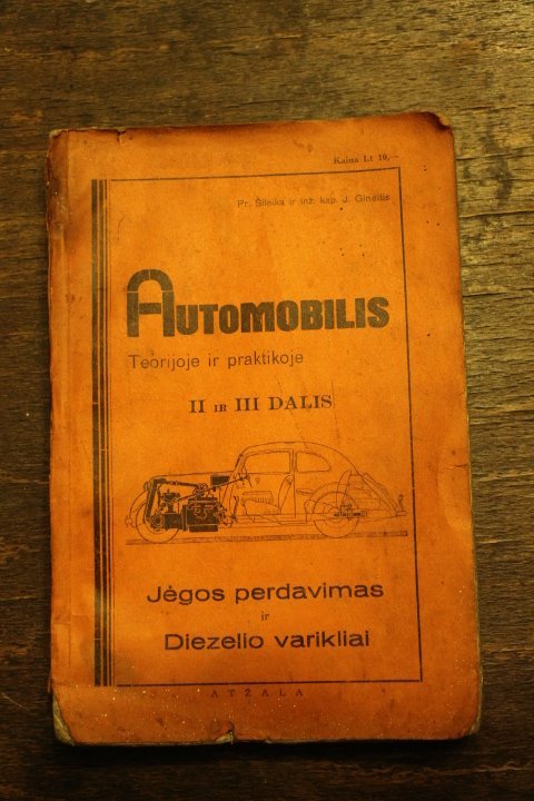 Automobilis teorijoje ir praktikoje. Kaina 62 Eur.