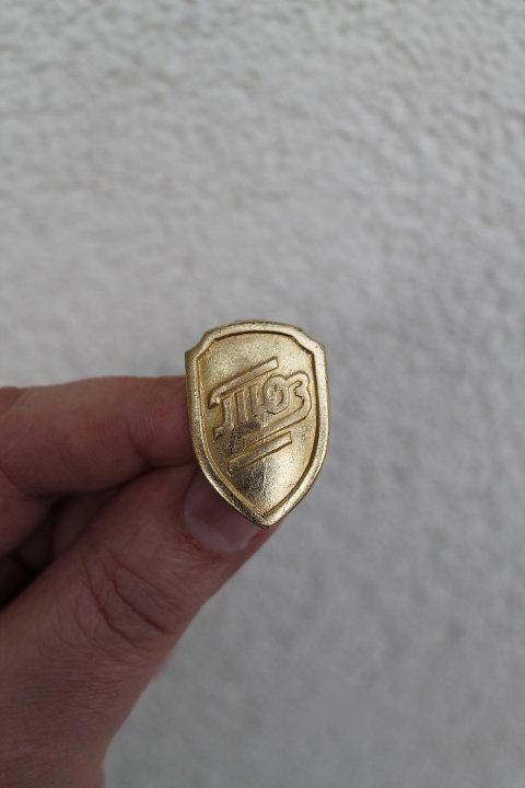 Kokarda TOZ. Kaina 7 Eur.