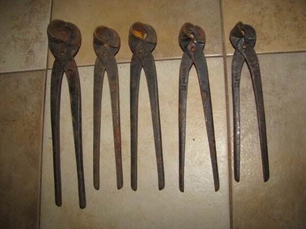 Elektriko irankiai. Kaina 26 Eur.