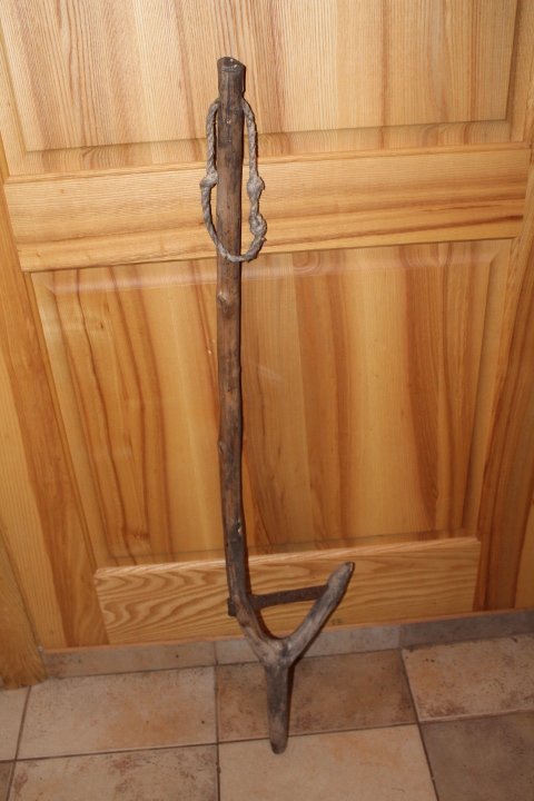 Irankis. Kaina 11 Eur.