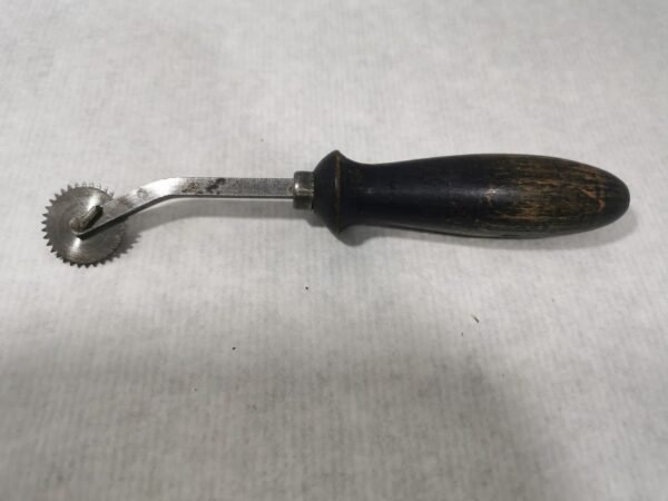 Siuvėjų įrankis. Kaina 12