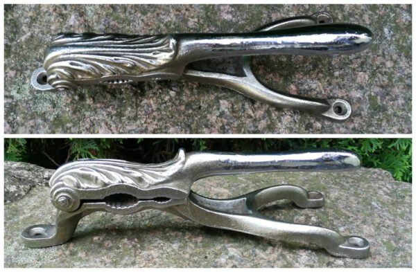 Antikvarinis medicininiu buteliu kamsciu uzspaudejas. Kaina 67