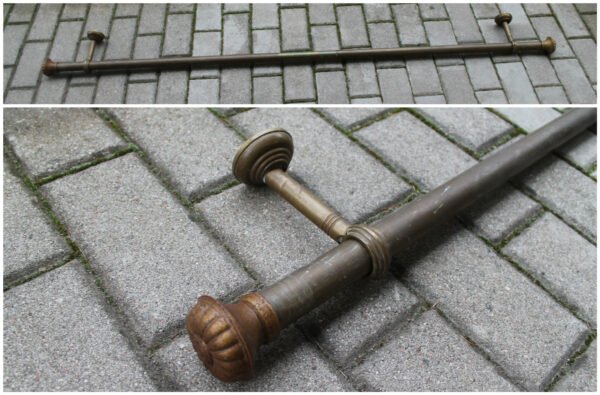 Karnizas užuolaidoms antikvarinis žalvarinis smetoniškas. Kaunas. Kaina 93