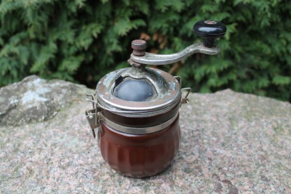 Kavamalė keraminė. Kaina 26 Eur.