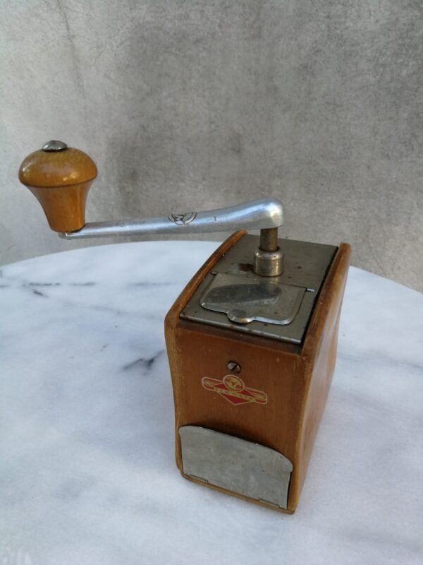 Kavamale siaura. Kaina 23