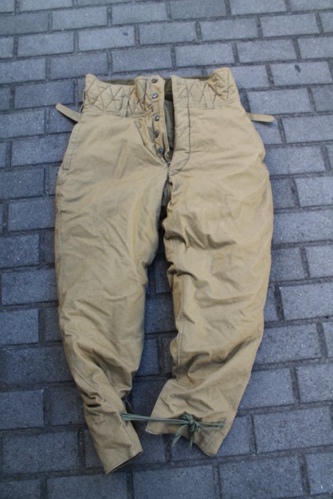 Uniformines siltos kelnes. Kaina 18 Eur.