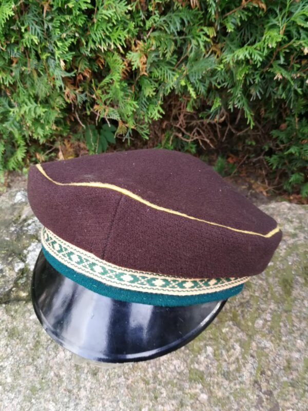 Kepurė studentiška. 2 vnt. Kaina po 23