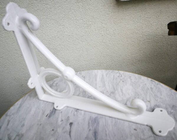 Laikiklis tvirtas metalinis. Kaina 16