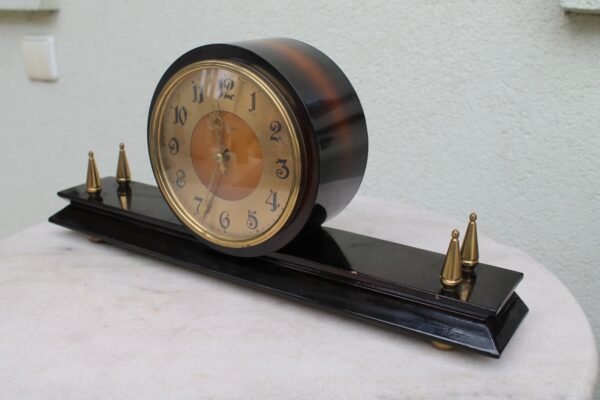 Laikrodis Vesna. Kaina 37 Eur.