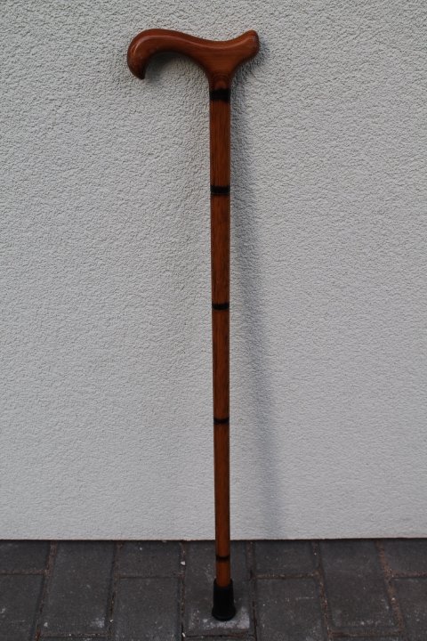 Lazdele, lazda. Kaina 13 Eur.