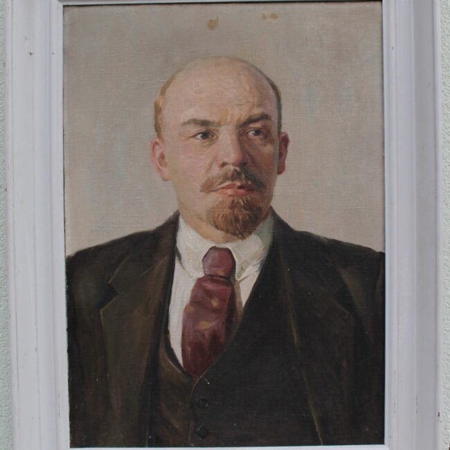 Lenin20drobe20IMG_500.jpg Lenin20drobe20IMG_500.jpg