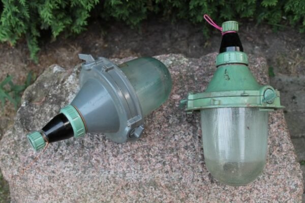 Loftiniai sviestuvai, lempos. 2 vnt. Kaina po 36 Eur.