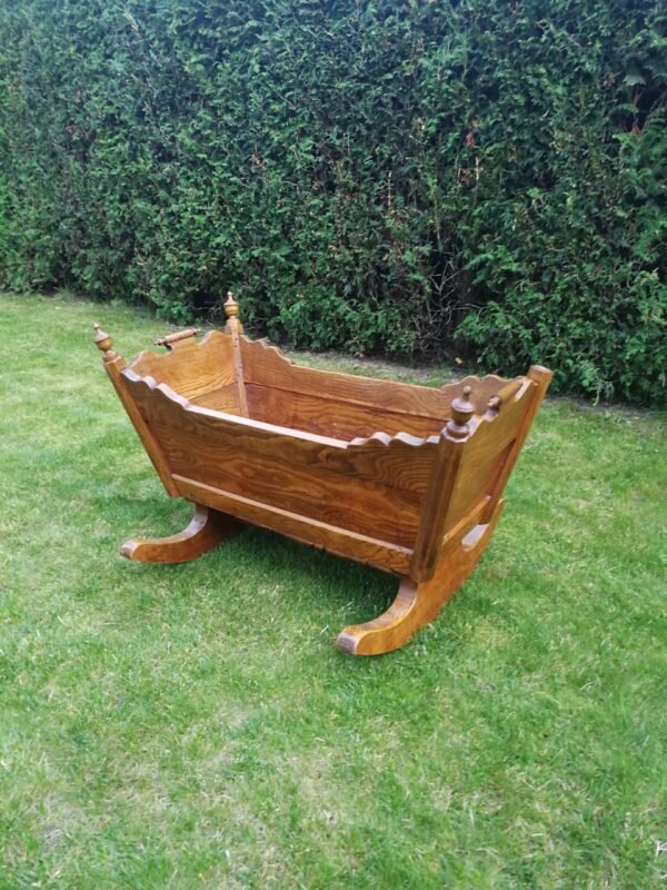 Antikvarinis lopšys. Kaina 132