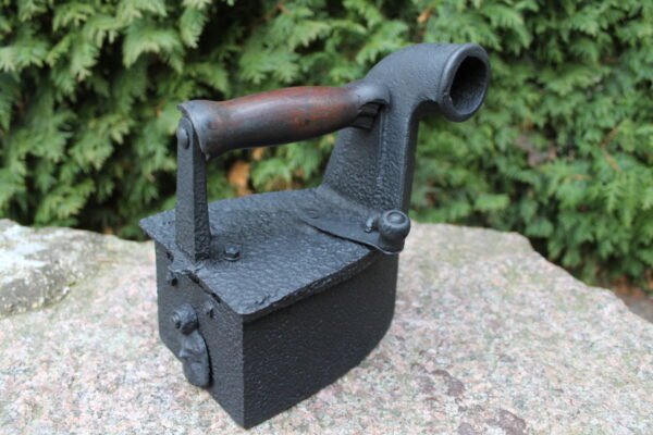 Prosas, lygintuvas su kamineliu. Kaina 32 Eur.