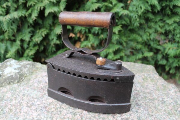 Prosas, lygintuvas.Kaina 28 Eur.