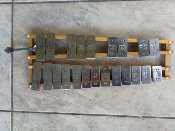 Metalofonas tarybinis. Kaina 17