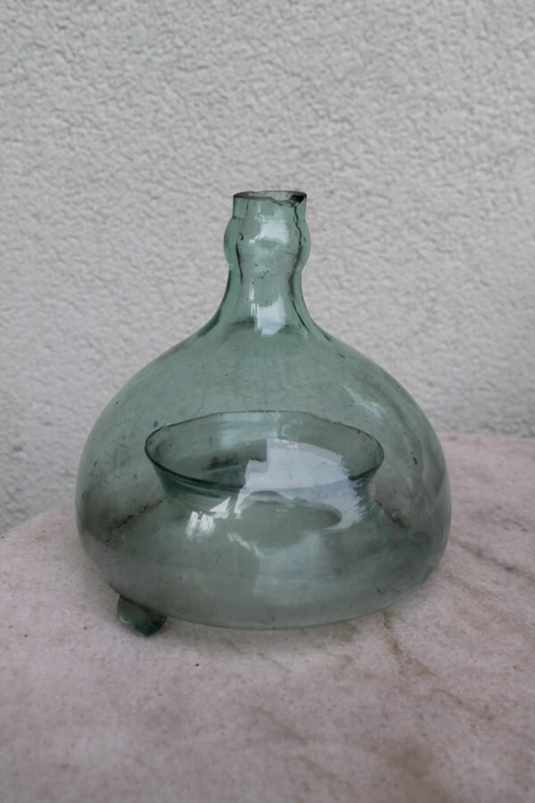 Musgaudis stiklinis, antikvarinis. Kaina 18