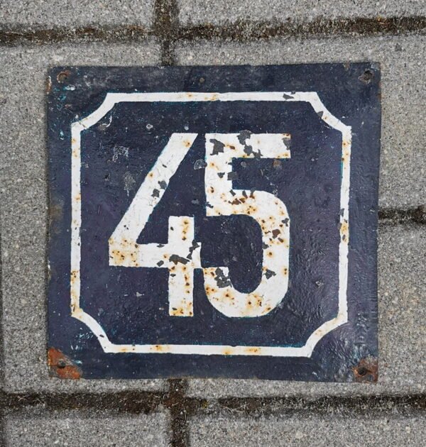 Namo numeris storos skardos, neemaliuotas, tarybinių laikų. Kaina 6