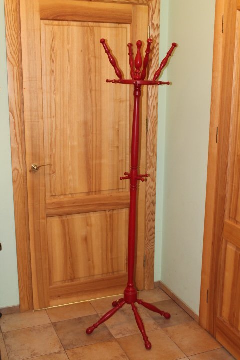 Kabykla medinė, pastatoma. Kaina 43