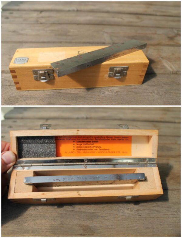 Peilis stakliu. Kaina 13 Eur.