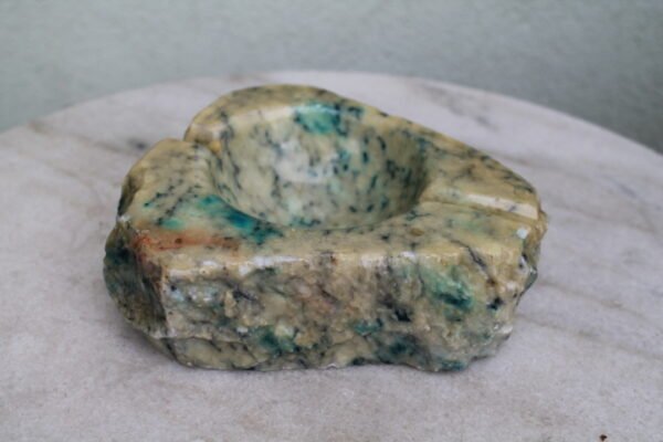 Akmenine sunki pelenine. Kaina 11 Eur.