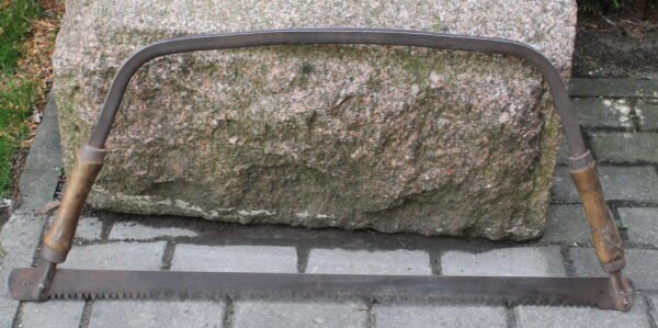 Pjūklas antikvarinis. Kaina 23