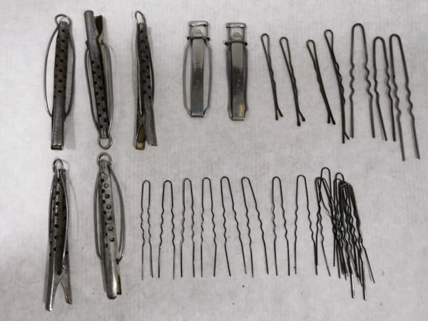 Segtukai plaukams antikvariniai. Kaina 12 už visus.