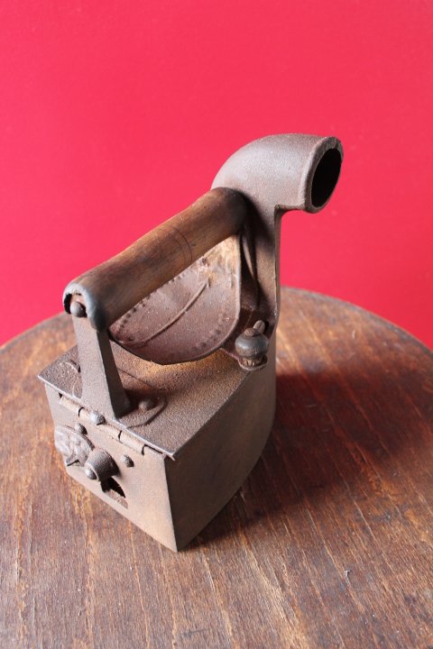 Prosas, lygintuvas su kamineliu. Kaina 23