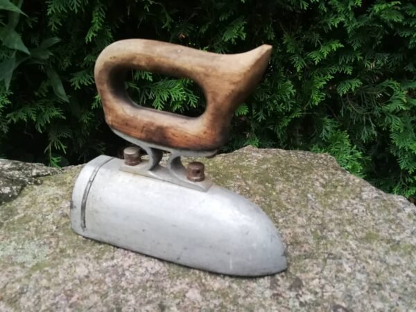 Prosas, lygintuvas medine rankena. Kaina 32