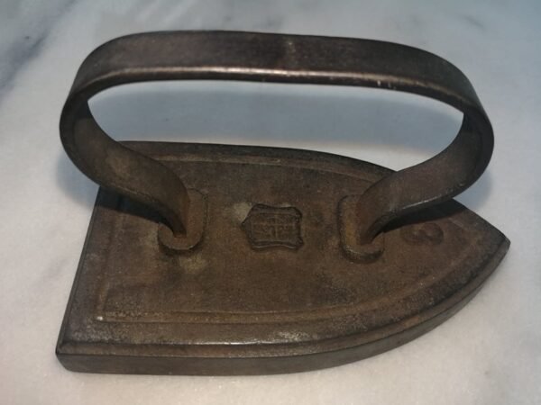 Prosiukas, lygintuvas mažas, antikvarinis. Kaina 15