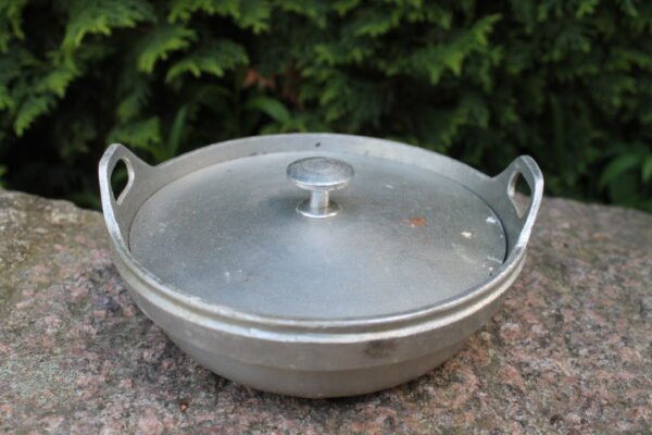 Nedidelis puodelis su dangciu. Kaina 11 Eur,