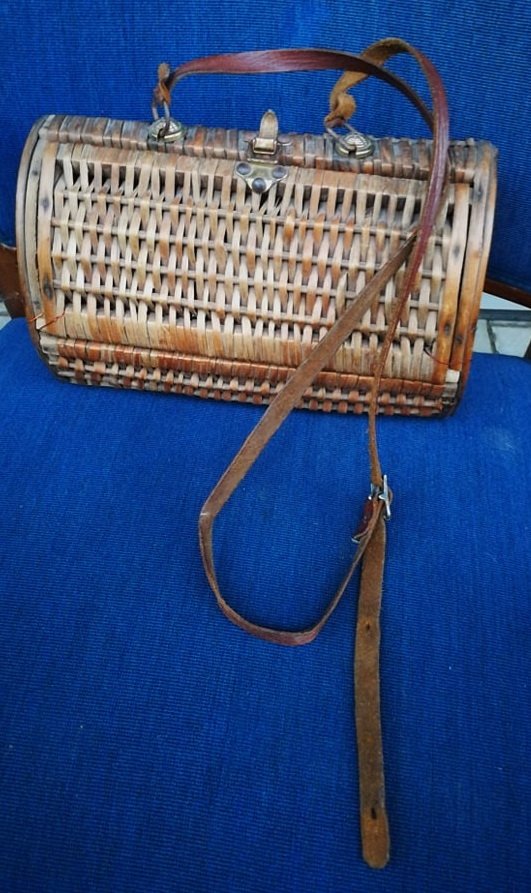 Rankinukas antikvarinis pintas. Kaina 33