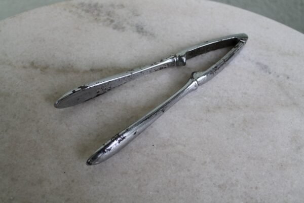 Gliaudykle vintazine riesutu, omaru. Kaina 13 Eur.