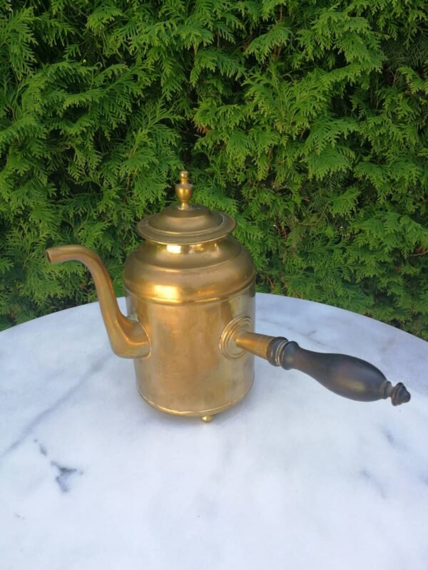 Kavinukas medine rankena antikvarinis. Kaina 53