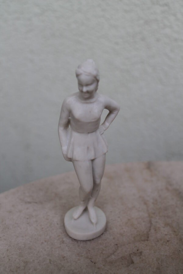 Ciuozejos statulele. Kaina 16